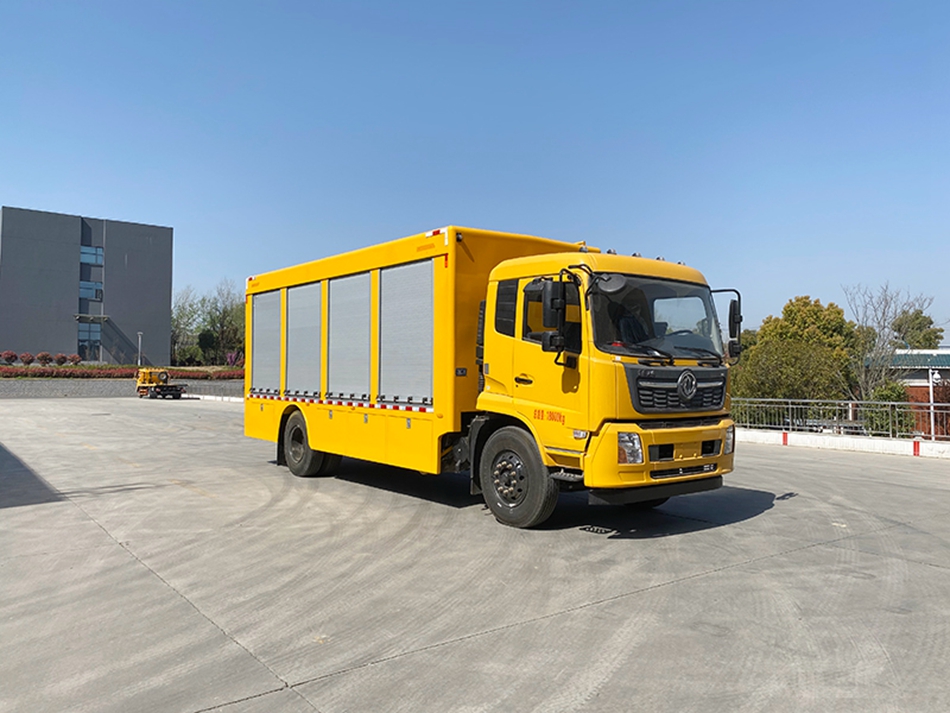 東風天錦裝備車 東風天錦裝備車